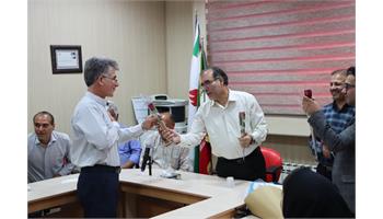 تجلیل دکتر معصومی از کارمندان  به مناسبت گرامیداشت روز کارمند